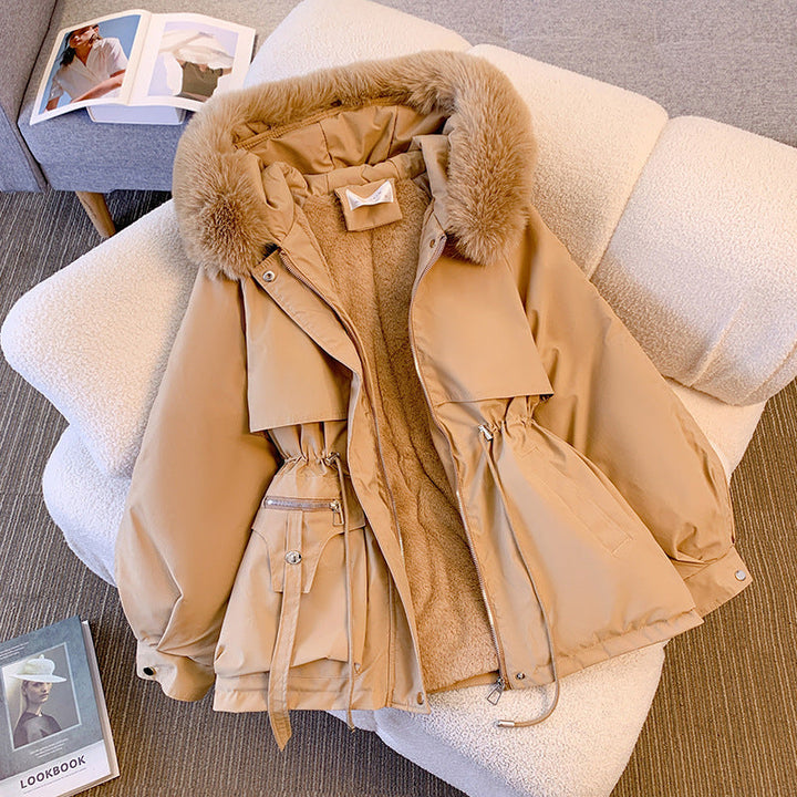 Dam kort utility parka med dragsko midja, detachable faux fur krage, och asymmetrical fickor