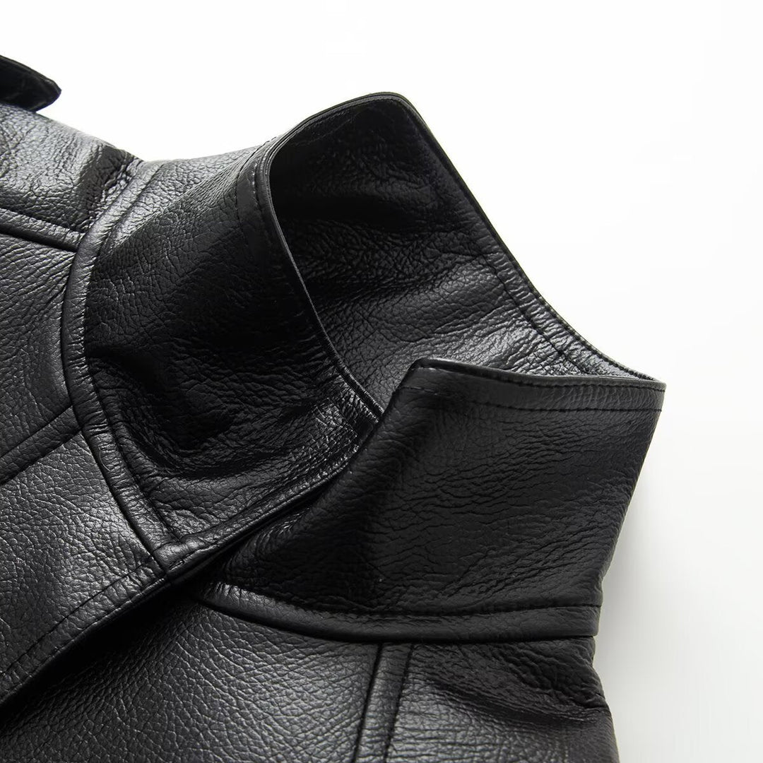 Dam Kort Jacka i Läderlook med Stå Krage, Dropped Shoulder Section och Dekorativ Shoulder Epaulettes