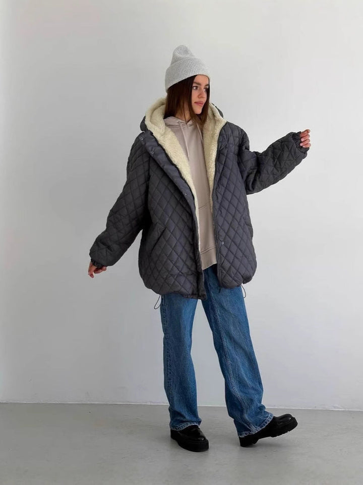 Dam oversize kviltad jacka med teddyfoder och huva