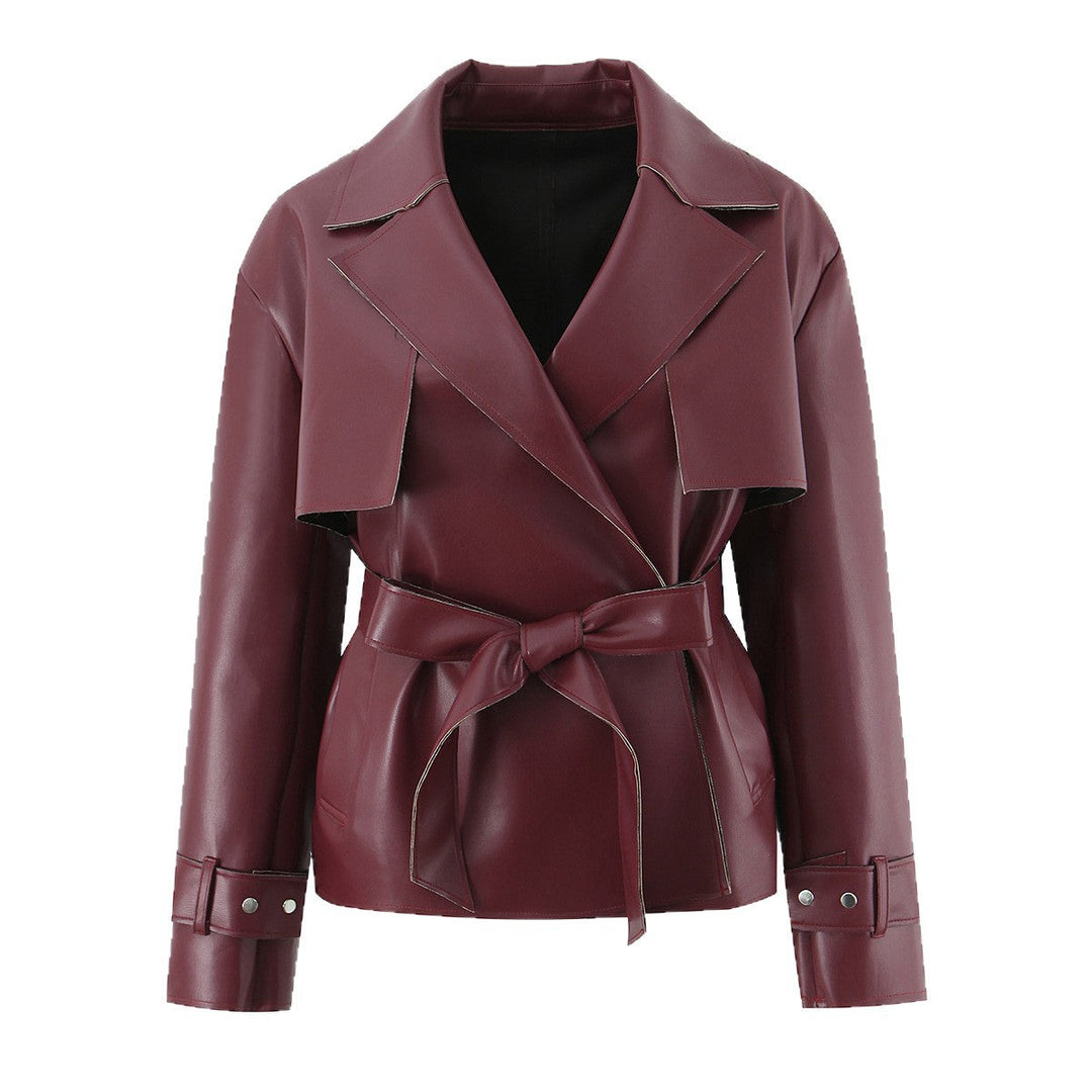 Dam skräddad kort trenchcoat med knytband och cape detail in vegan läderlook