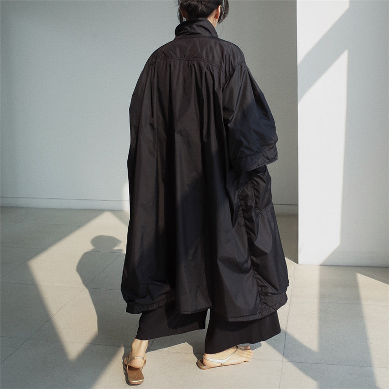 Dam Longline Parka i lätt vindjacka stil med innerfoder, drawstring och flap fickor
