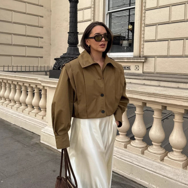 Dam kort Boxy trenchcoat med Pleat Overlay och Epaulettes