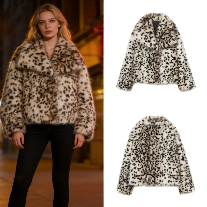 Dam Kort Jacka Gjord av Konstpäls med Leopardmönster och Voluminous Sjalrakrage