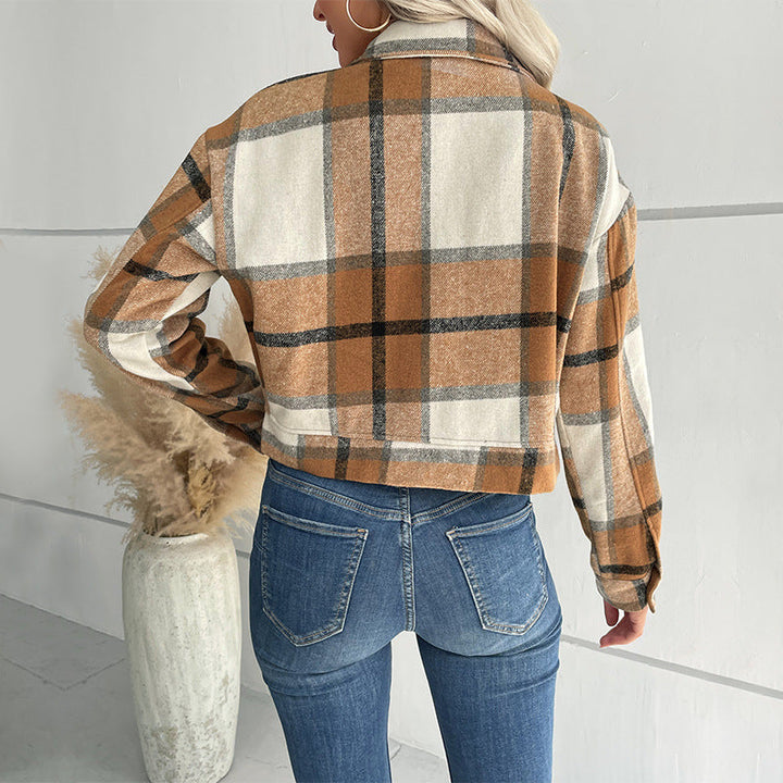 Dam Kort-Skärning Rutig Overshirt Jacka med Breast Flaps och Wooden Knappar
