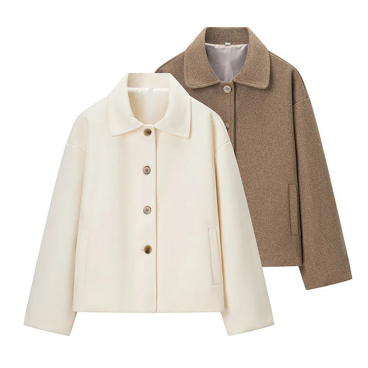 Dam boxy kort jacka med oversized skjortkrage, concealed knäppning och seamless sidofickor