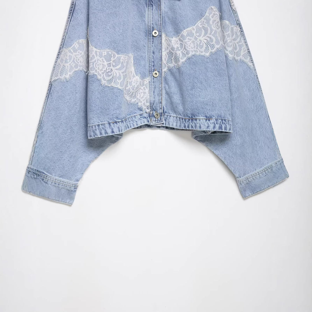 Dam Kort Skärning Oversize Denimjacka med Lace Detail och Batwing Ärmar