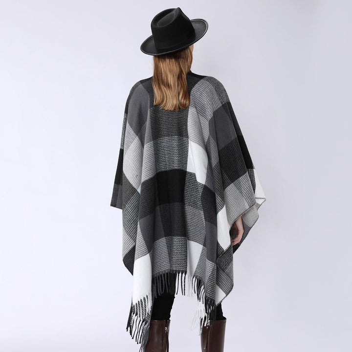 Dam mjuk-fallande oversized poncho i Plaid Weave mönster med V-Neck och Fringed fåll