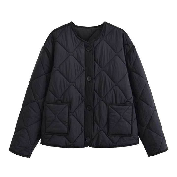 Dam 10+ Vadderad Quiltad Boxig Kort Jacka med Round Neckline, Knapp Knäppning och Patch Fickor