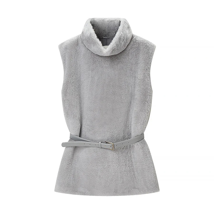 Dam sleeveless faux fur väst med high turtleneck och figursydd läder bälte