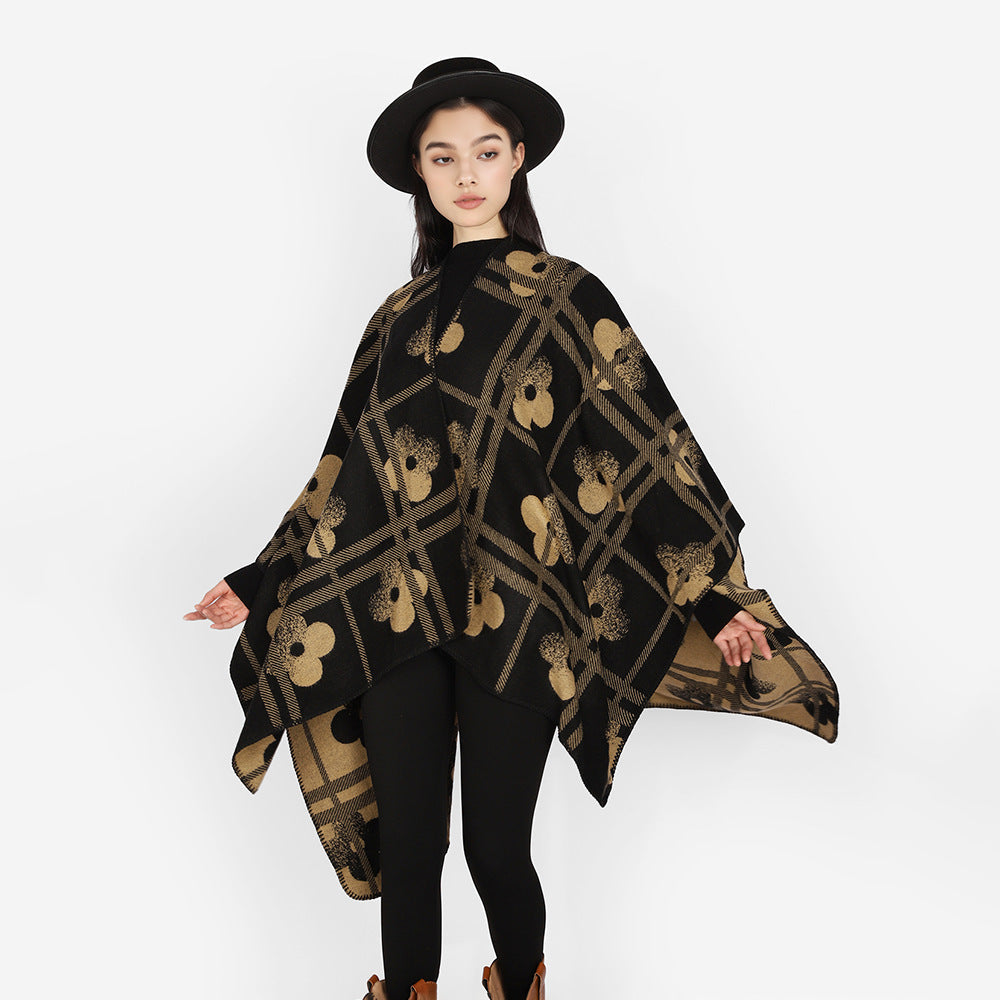 Dam Reversible Jacquard poncho tillverkad av ullblandning med floral check mönster och decorative piping seam