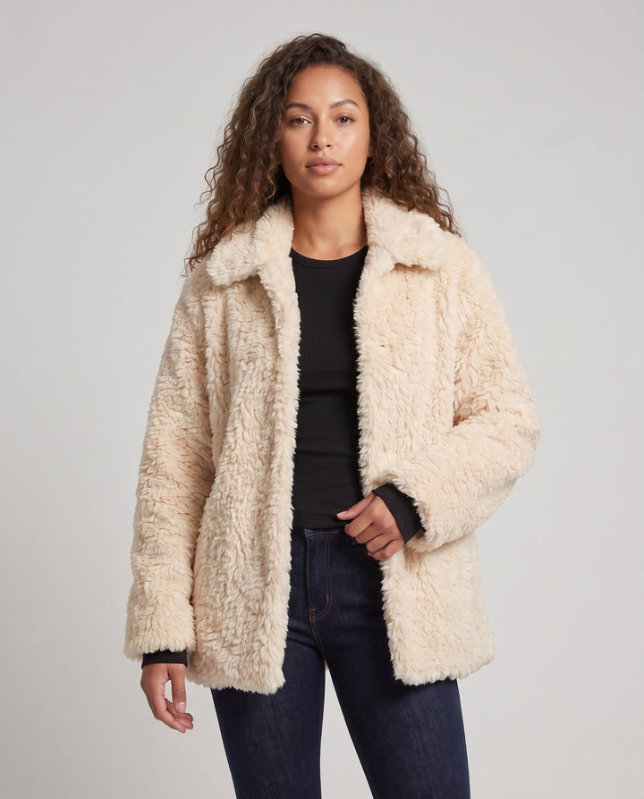 Dam Oversized Konstpäls Kappa med Teddy Finish och Varm Foder