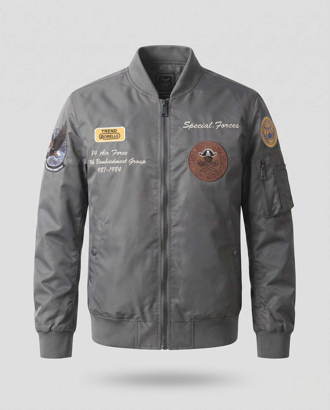Herr quiltad flight bomberjacka med patch applikationer och värmande padding