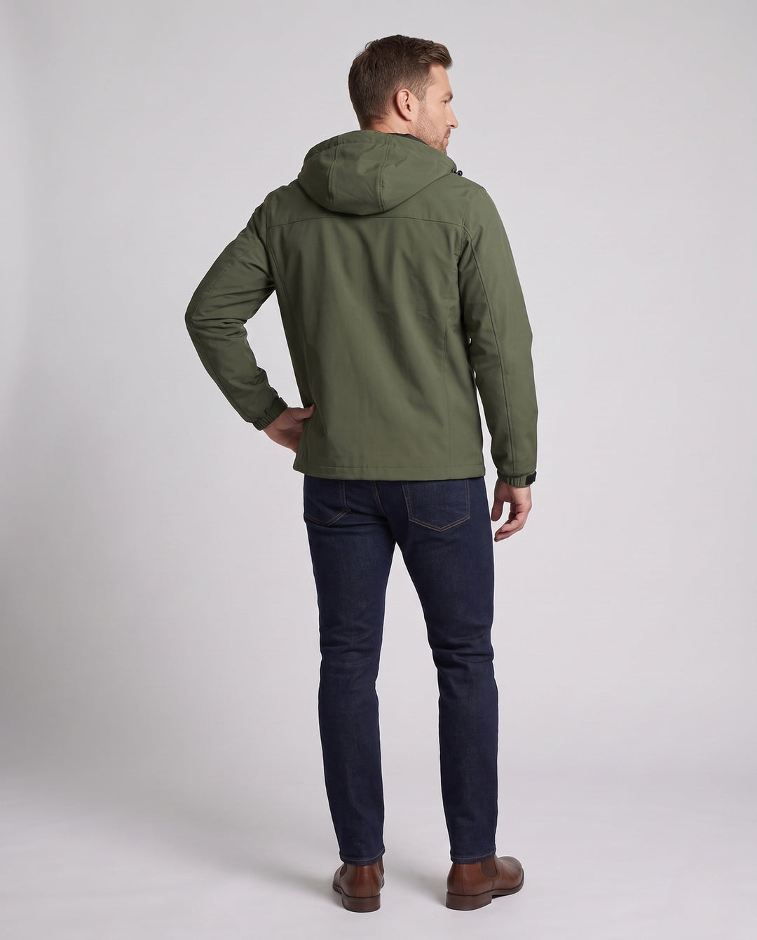 Herr lätt softshell utomhusjacka med justerbar huva, vindtät membran, och fickor med dragkedja