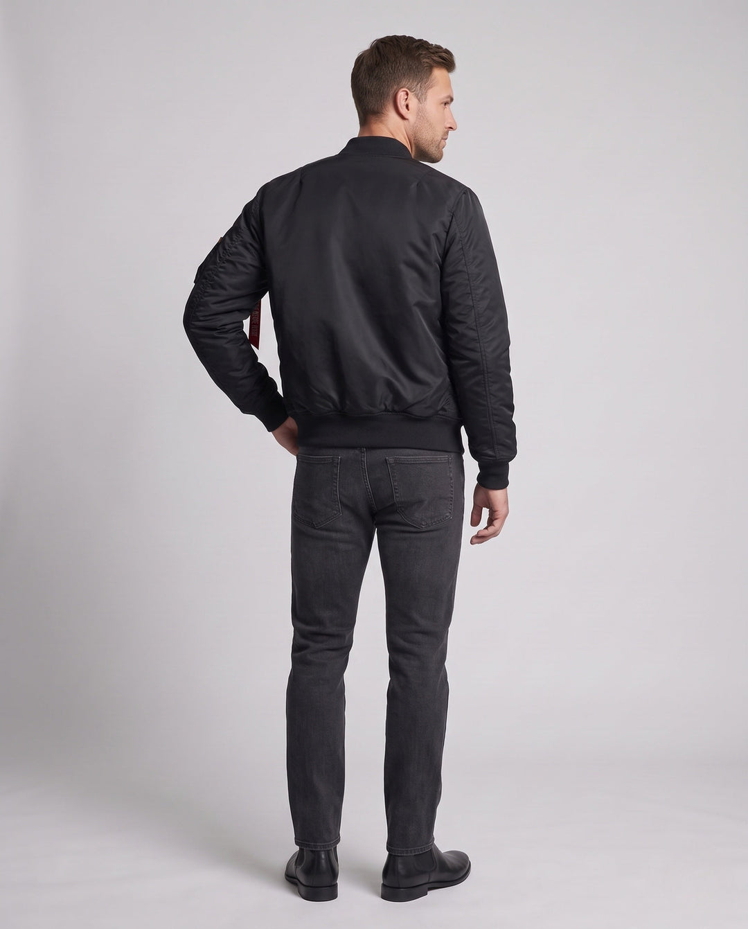 Herr lätt nylon bomberjacka med quiltad värmande foder och ärm ficka
