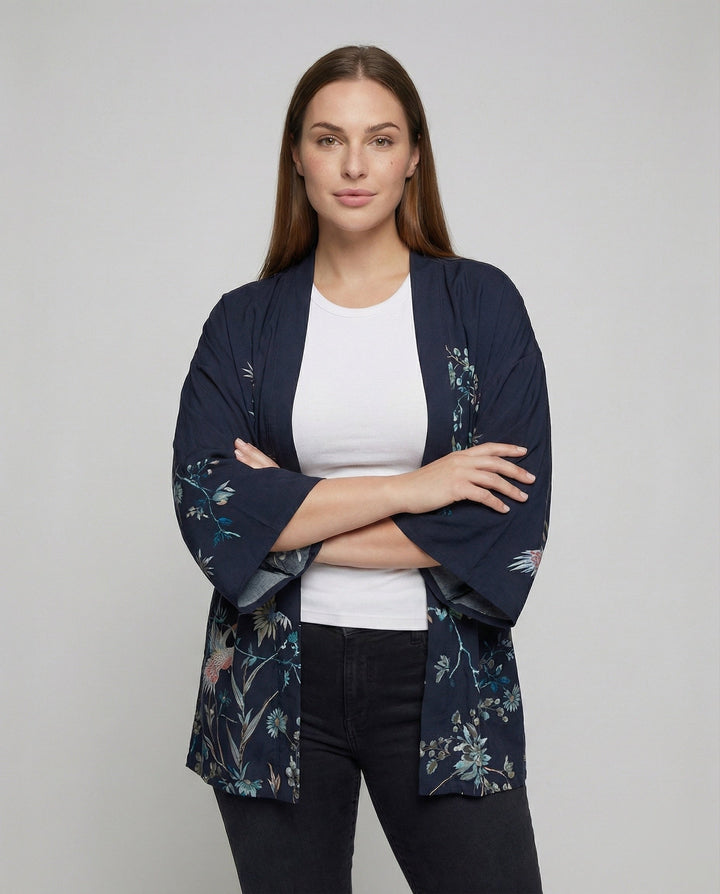 Dam Lätt Kimono Jacka med Blommig All-Over Tryck, Open Front och Wide 3/4 Ärmar
