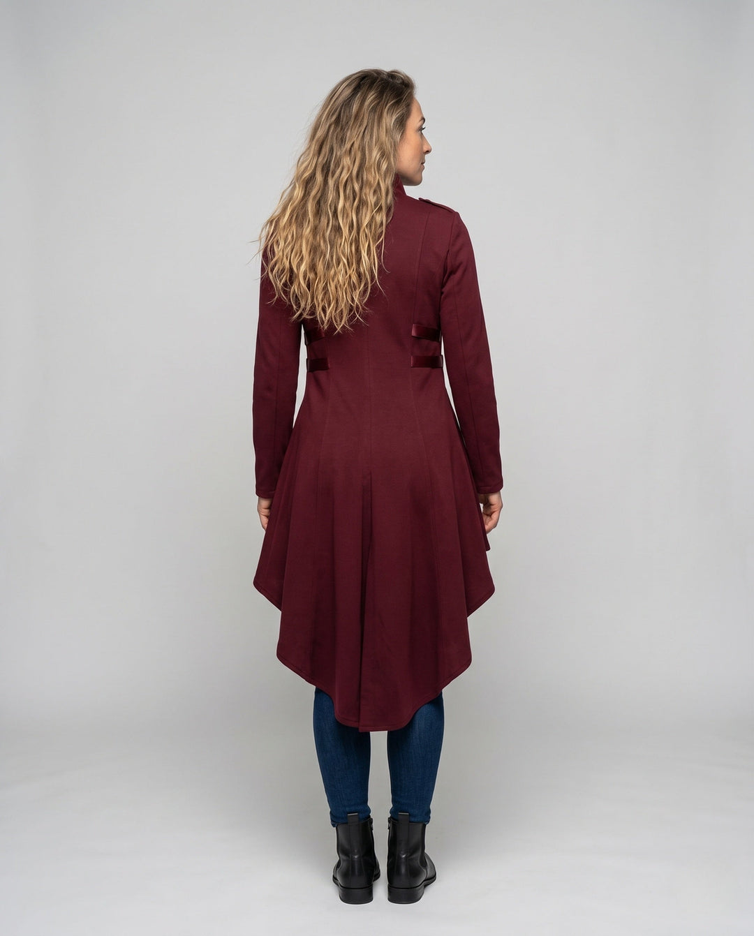 Dam elegant Asymmetrical vadderad jacka med modern knapp detaljer