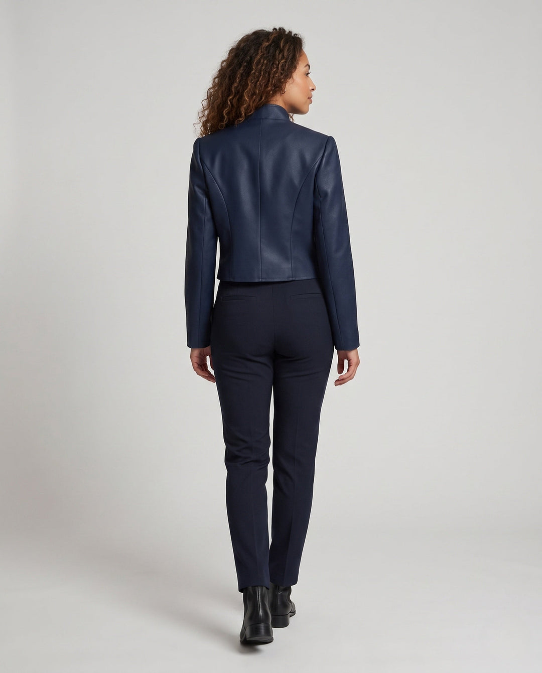 Dam elegant kort jacka med dekorativ knapp detaljer