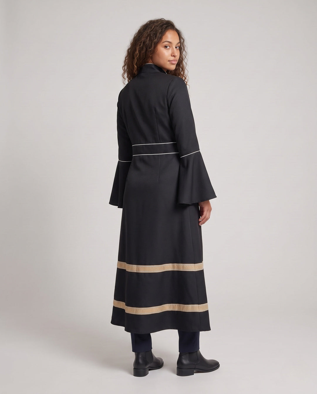 Dam elegant lång kappa med Bell ärmar och dekorativ fåll