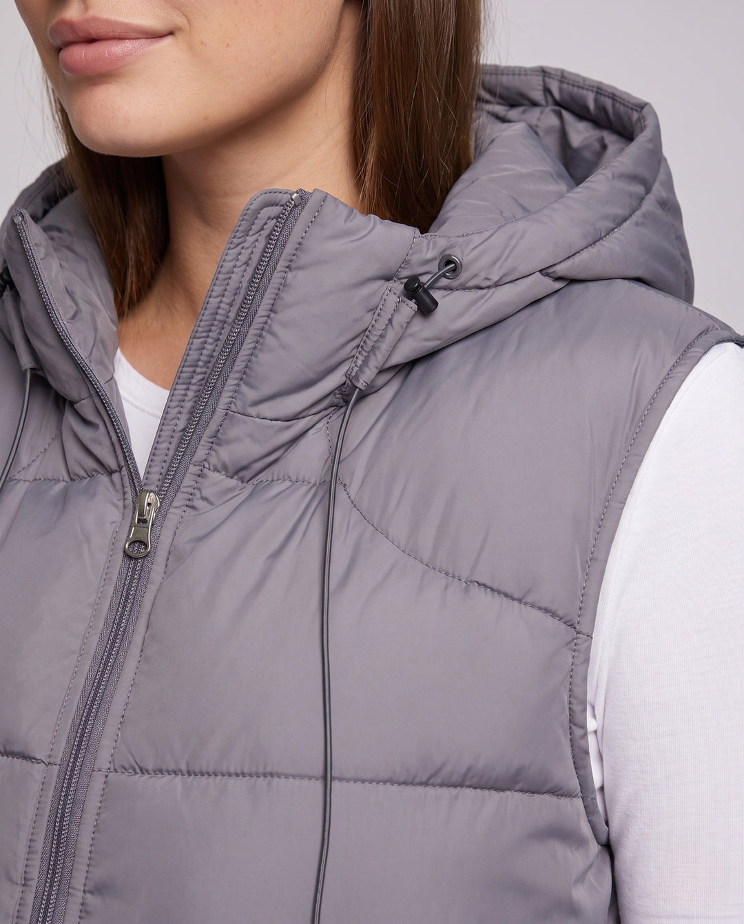 Dam Sleeveless Thermo Quiltad Väst med med Huva Yoke, Dold Dragkedja och Justerbar Drawstring.