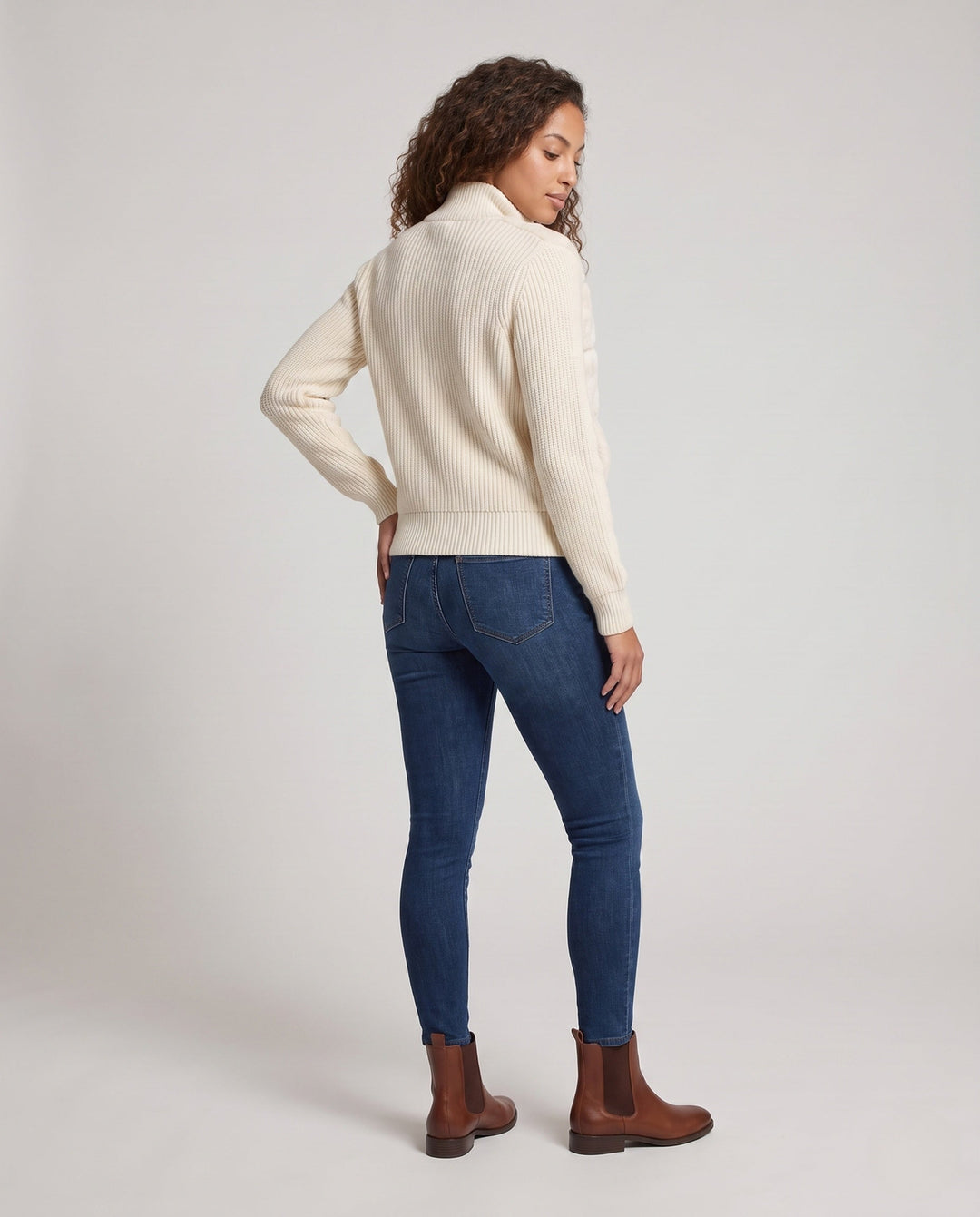 Dam Kort Kofta med Contrasting Faux Fur Front, Dragkedja och Hög Stå Krage