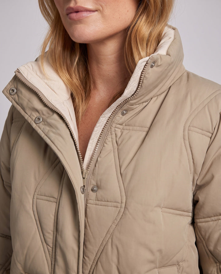 Dam Shorter Ultralight Thermo Boxig Blouse med Ergonomisk Shoulder Passform och Dold Tryckknapp Knäppning