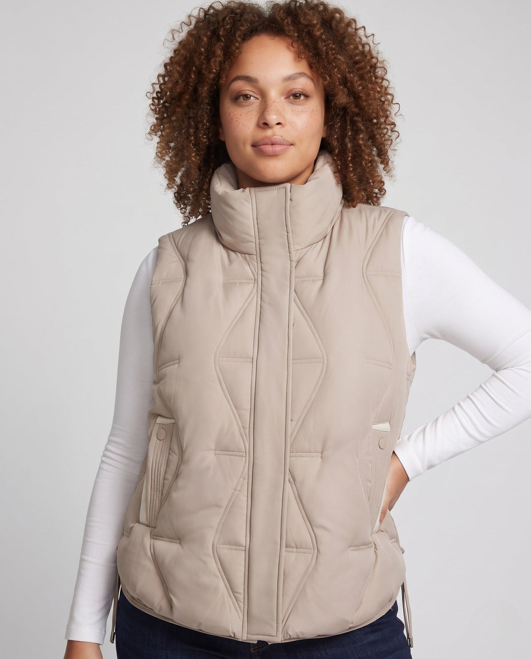 Dam Lätt Vadderad Outdoor Quiltad Väst med Asymmetric Front Panel och Side Drawstring