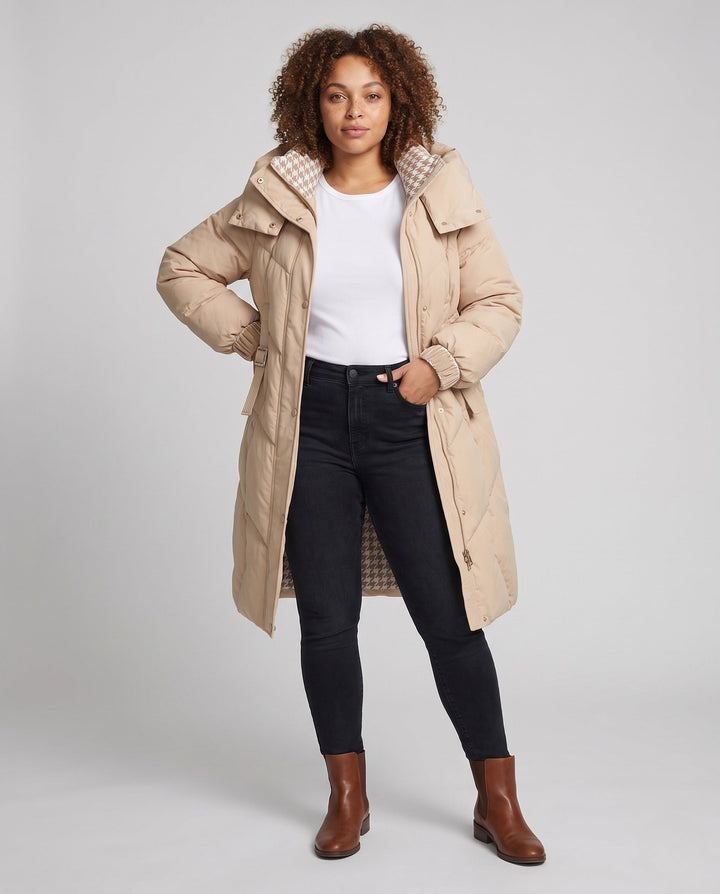 Dam Mid-Length Thermo med Huva Kappa med Asymmetrisk Chevron Quilting och Vindtät Outer Shell
