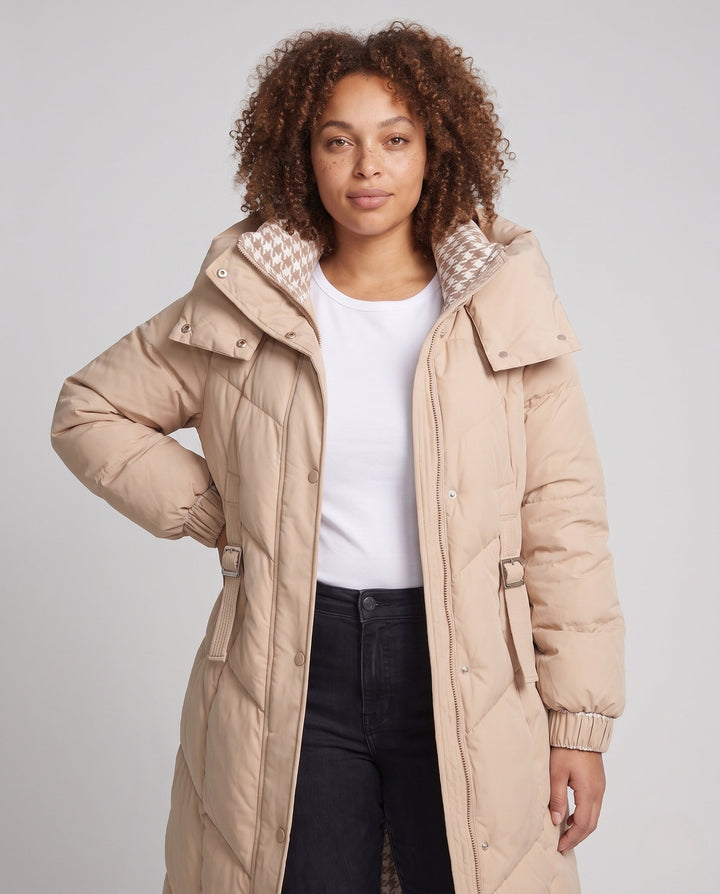 Dam Mid-Length Thermo med Huva Kappa med Asymmetrisk Chevron Quilting och Vindtät Outer Shell
