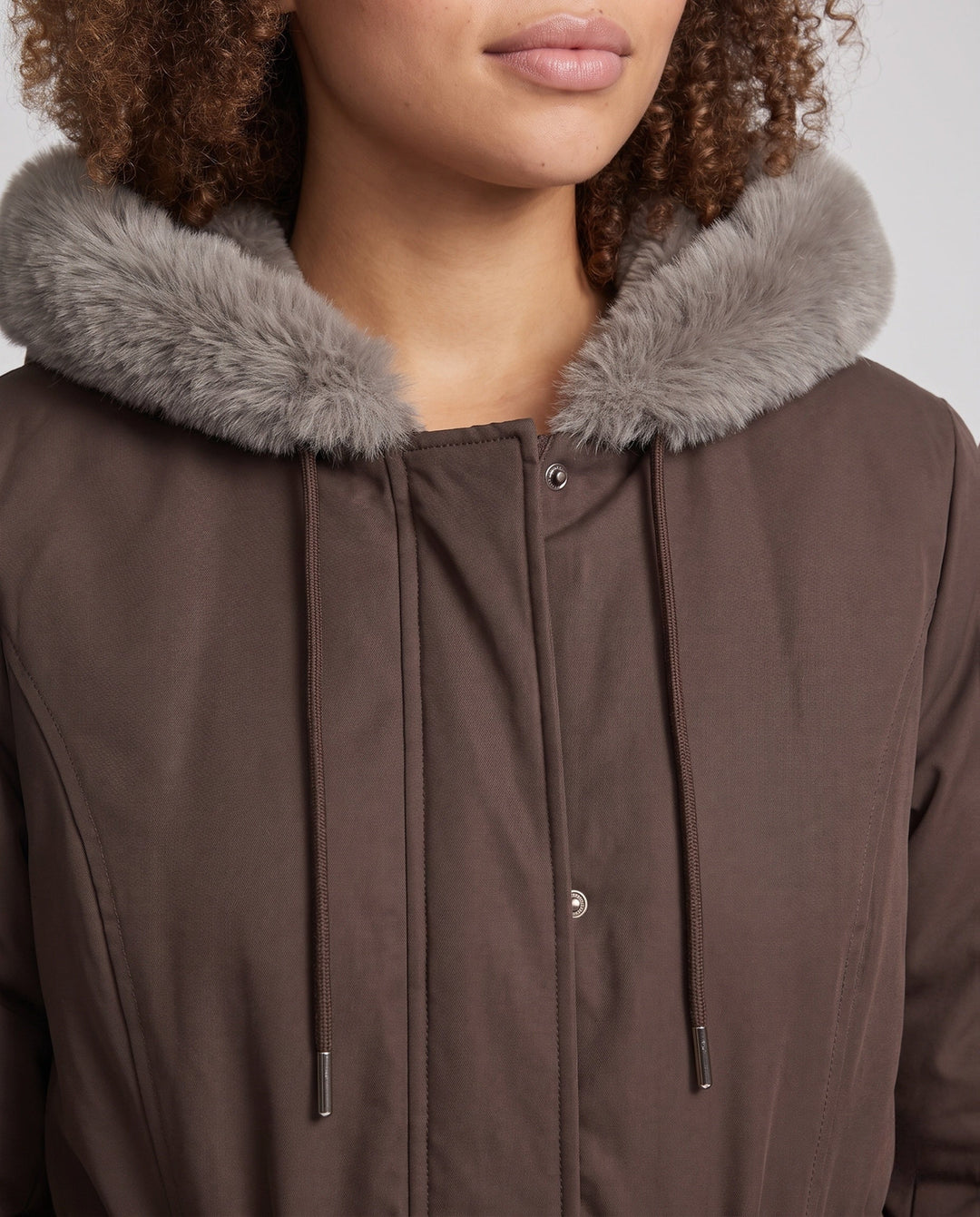 Dam Knee-Length Thermoparkas med Avtagbar Teddy Huva, Drawstring Waist och Dold Front Lock