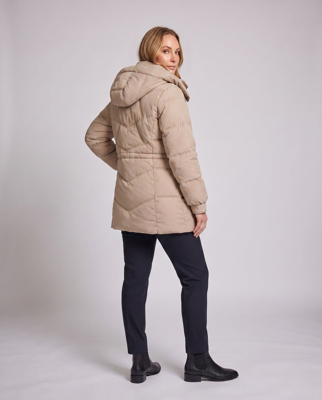 Dam Mid-Length Vadderad Parka med Hög Stå Krage Lock, Stowable Huva, och Stora Cargo Fickor