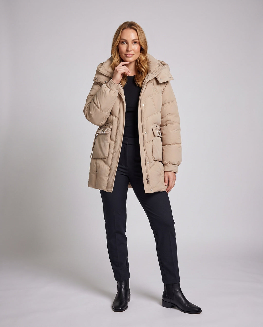 Dam Mid-Length Vadderad Parka med Hög Stå Krage Lock, Stowable Huva, och Stora Cargo Fickor