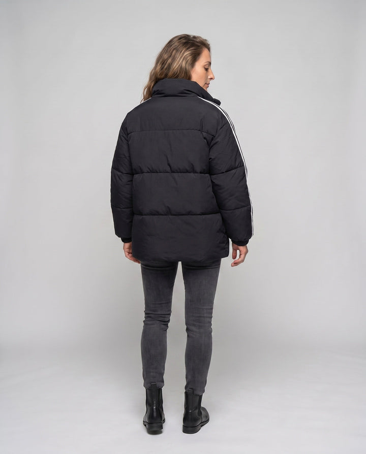 Unisex Oversize Quiltad Jacka med Contrast Stripes på Ärmar, Hög-Closing Krage, och Huva Knäppning