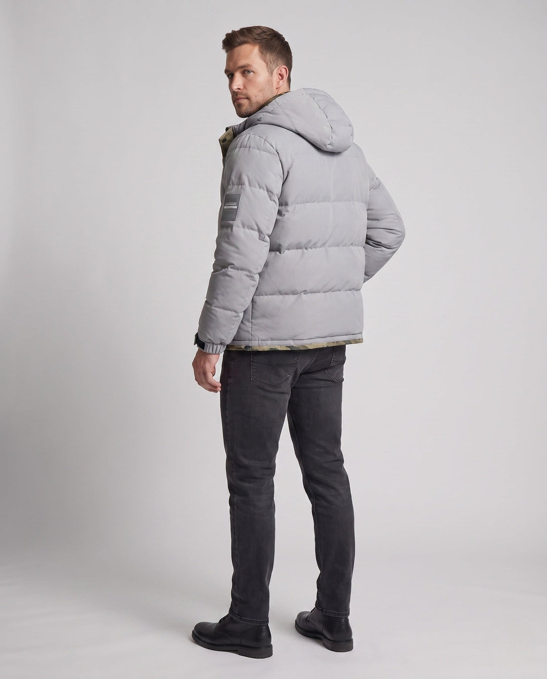 Herr Kort Termisk Quiltad Parkas med Huva, Applied Lockfickor, Dold Fram Slå, och Camouflage-Lined Insida