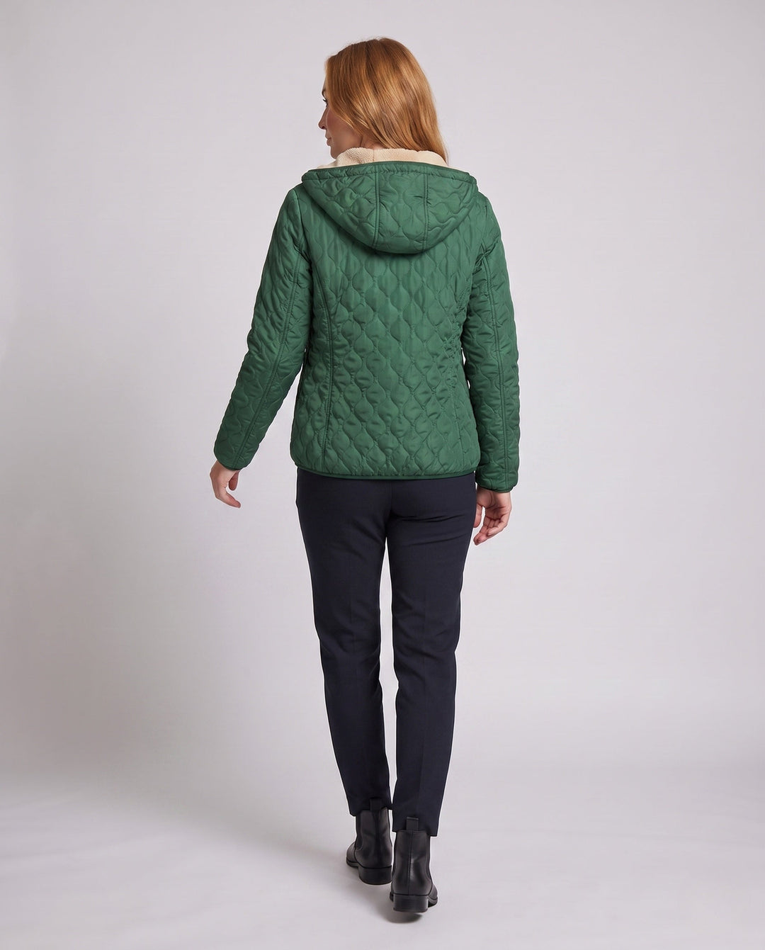 Dam mid-length lightly vadderad quiltad jacka med teddy foder och huva