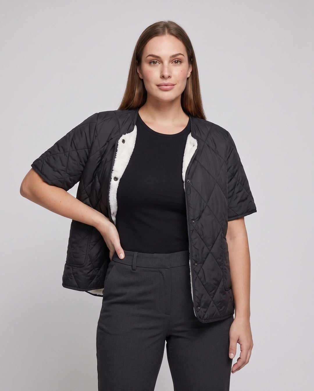 Dam Kort Sleeved Quiltad Väst med Teddy Foder