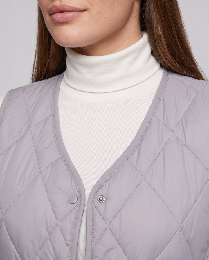Dam Lightly Quiltad Transitional Väst med Tryckknapp Knapp Stängning