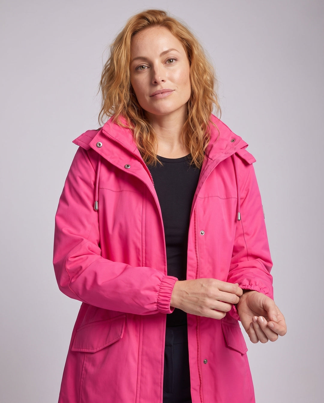 Dam vattenavvisande parka med huva, dragsko midja och flap fickor