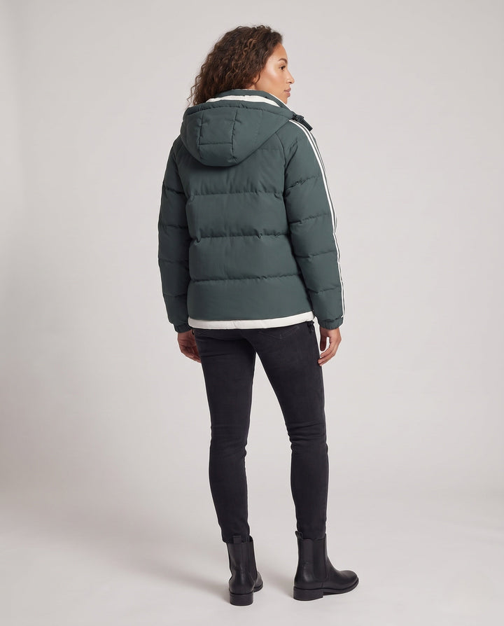 Dam modern kviltad jacka med huva