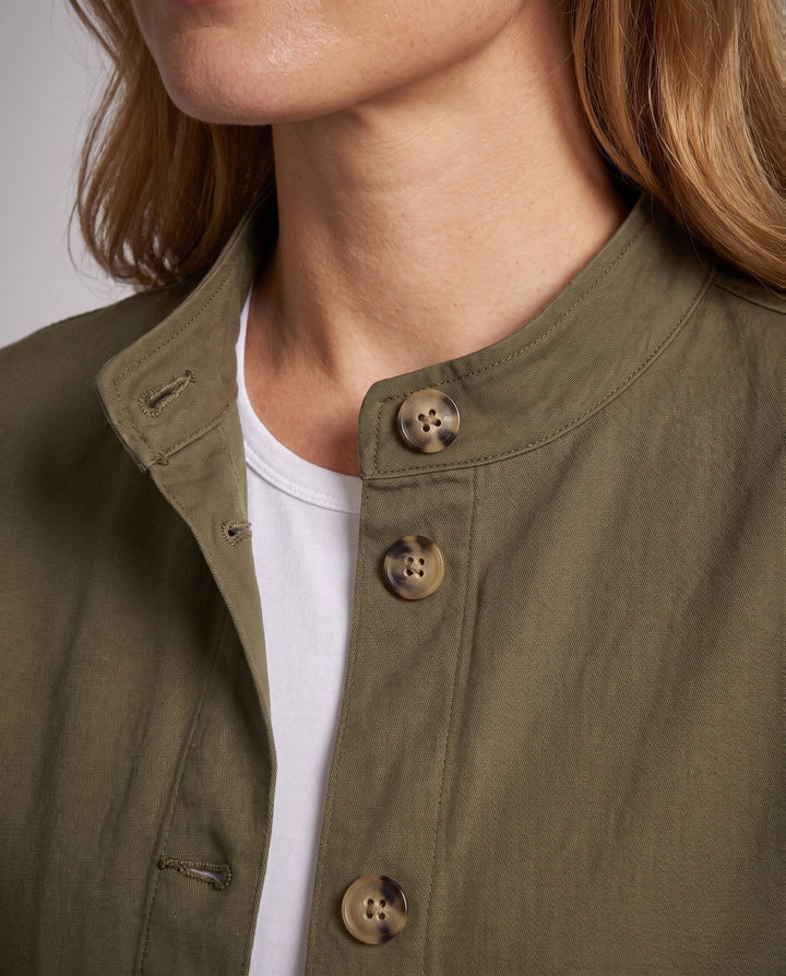Dam kort Boxy denimjacka med Round Neck och utanpåfickor