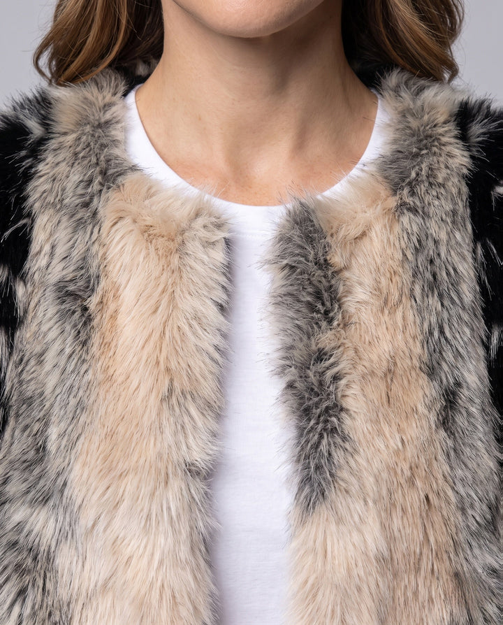 Dam kort Faux Fur jacka med kontrasterande Fur Stripes och Round Neckline