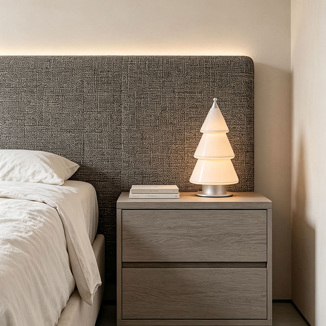 Vit samtida bordslampa Cedar julgran bordslampa