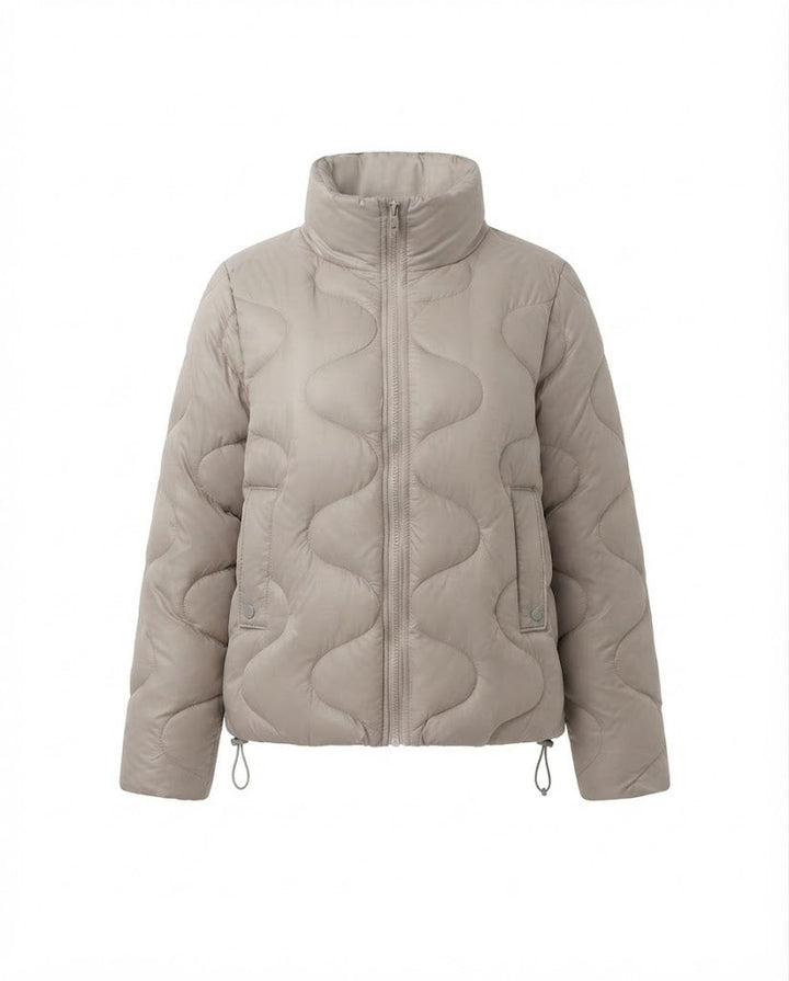 Dam Nano Kort Vadderad Wave Quilt Puffer med Ergonomisk Stå Krage och Side Drawstring