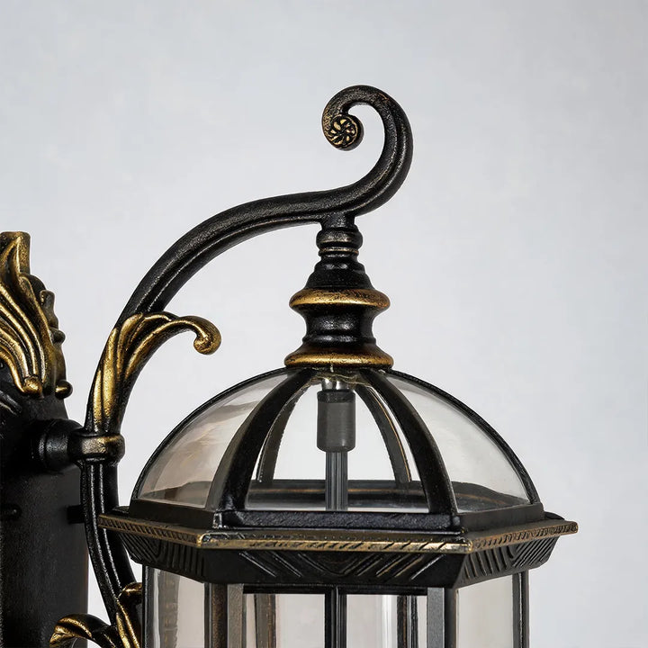 2 PCS Lantern Stil Utomhus Vägglampor Europeisk Vintage Lampa