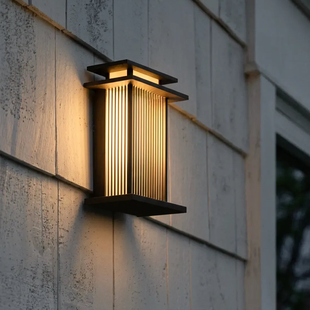 Modern Vertikal Vägglampa Ribbat Glas Utomhusbelysning