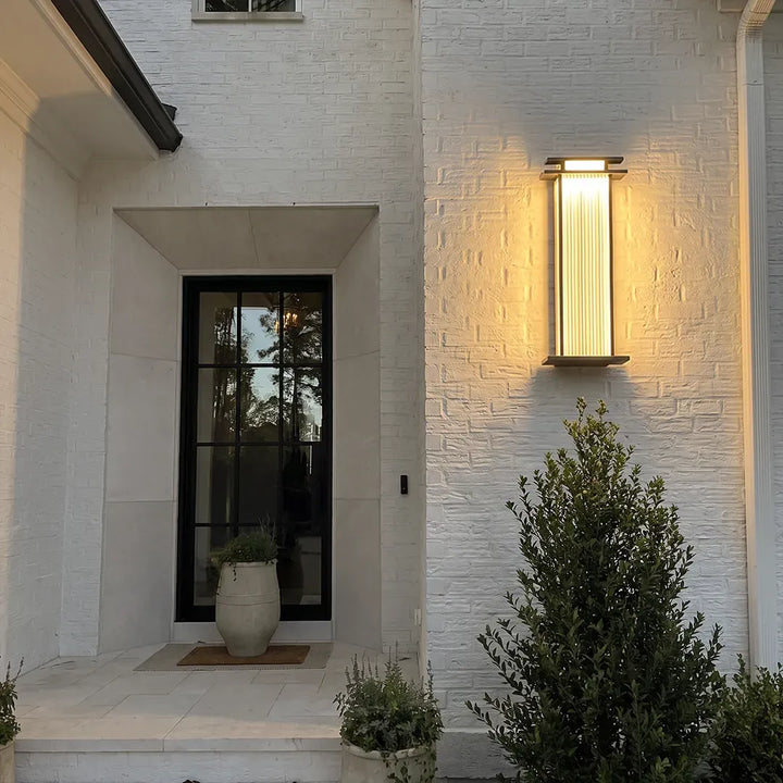 Modern Vertikal Vägglampa Ribbat Glas Utomhusbelysning